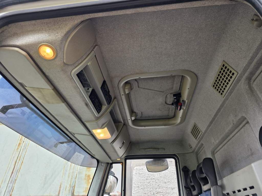 Fahrzeugabbildung Iveco 120E25 Pritsche&Plane,Ladebordwand 1,5 To