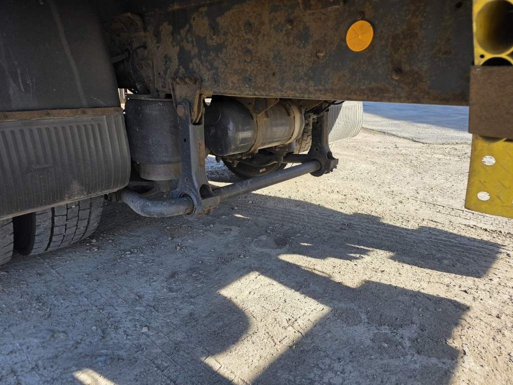 Fahrzeugabbildung Iveco 120E25 Pritsche&Plane,Ladebordwand 1,5 To