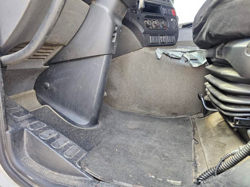 Fahrzeugabbildung DAF DAF CF 310 Space Cab, Gardine, Ladebordwand 1,5