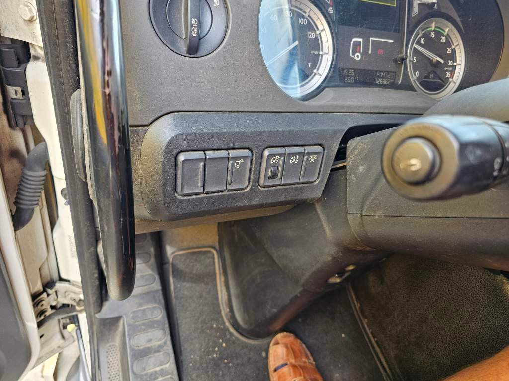 Fahrzeugabbildung DAF DAF CF 310 Space Cab, Gardine, Ladebordwand 1,5