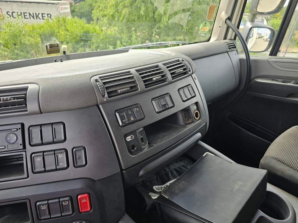 Fahrzeugabbildung DAF DAF CF 310 Space Cab, Gardine, Ladebordwand 1,5