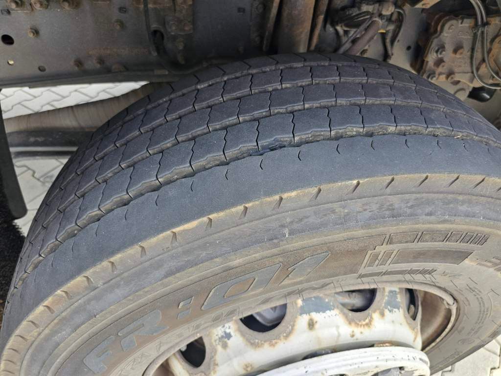 Fahrzeugabbildung DAF DAF CF 310 Space Cab, Gardine, Ladebordwand 1,5