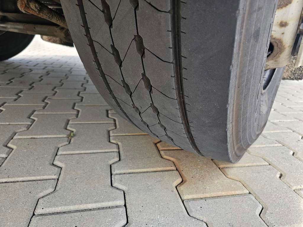 Fahrzeugabbildung DAF DAF CF 310 Space Cab, Gardine, Ladebordwand 1,5