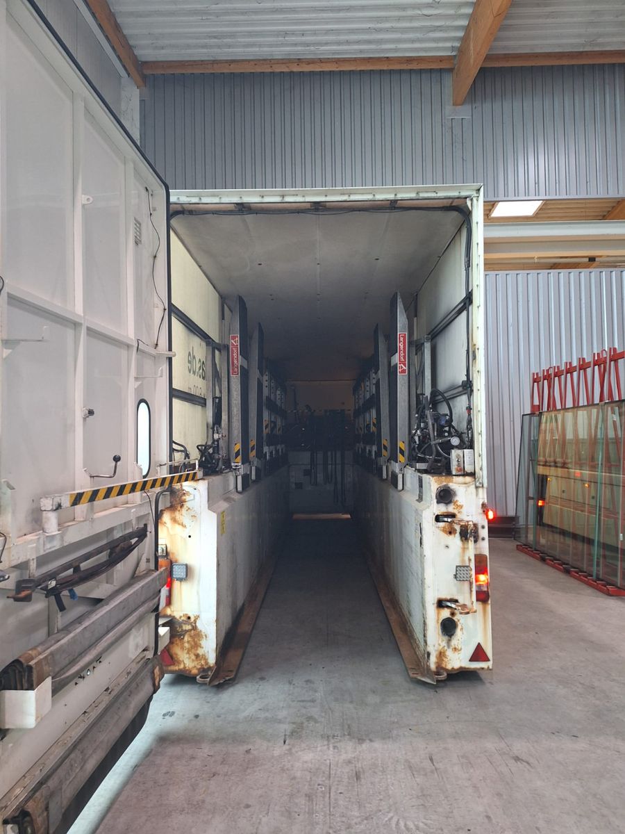 Fahrzeugabbildung Langendorf Innenlader Glas, Lift, deutsch