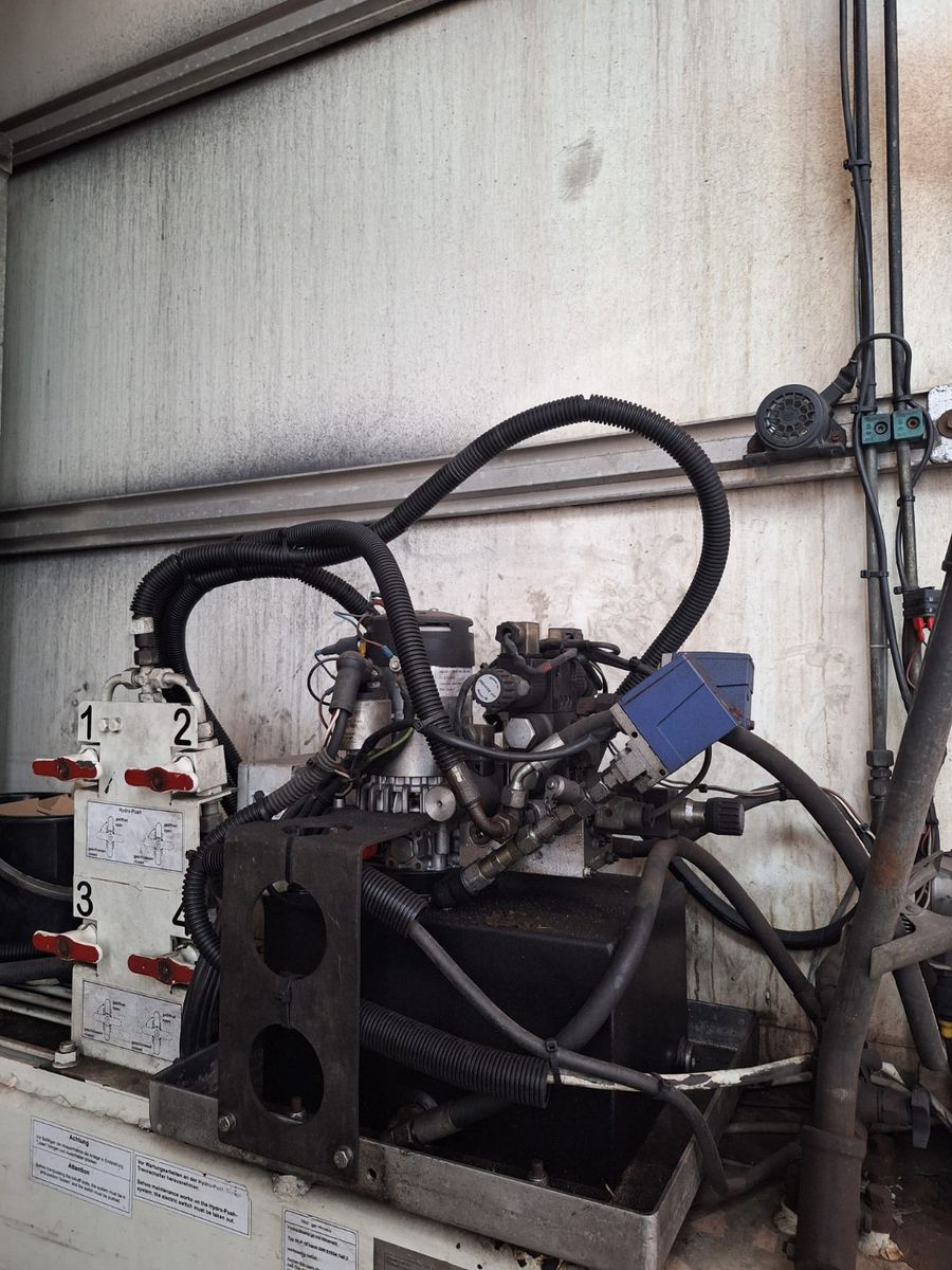 Fahrzeugabbildung Langendorf Innenlader Glas, Lift, deutsch