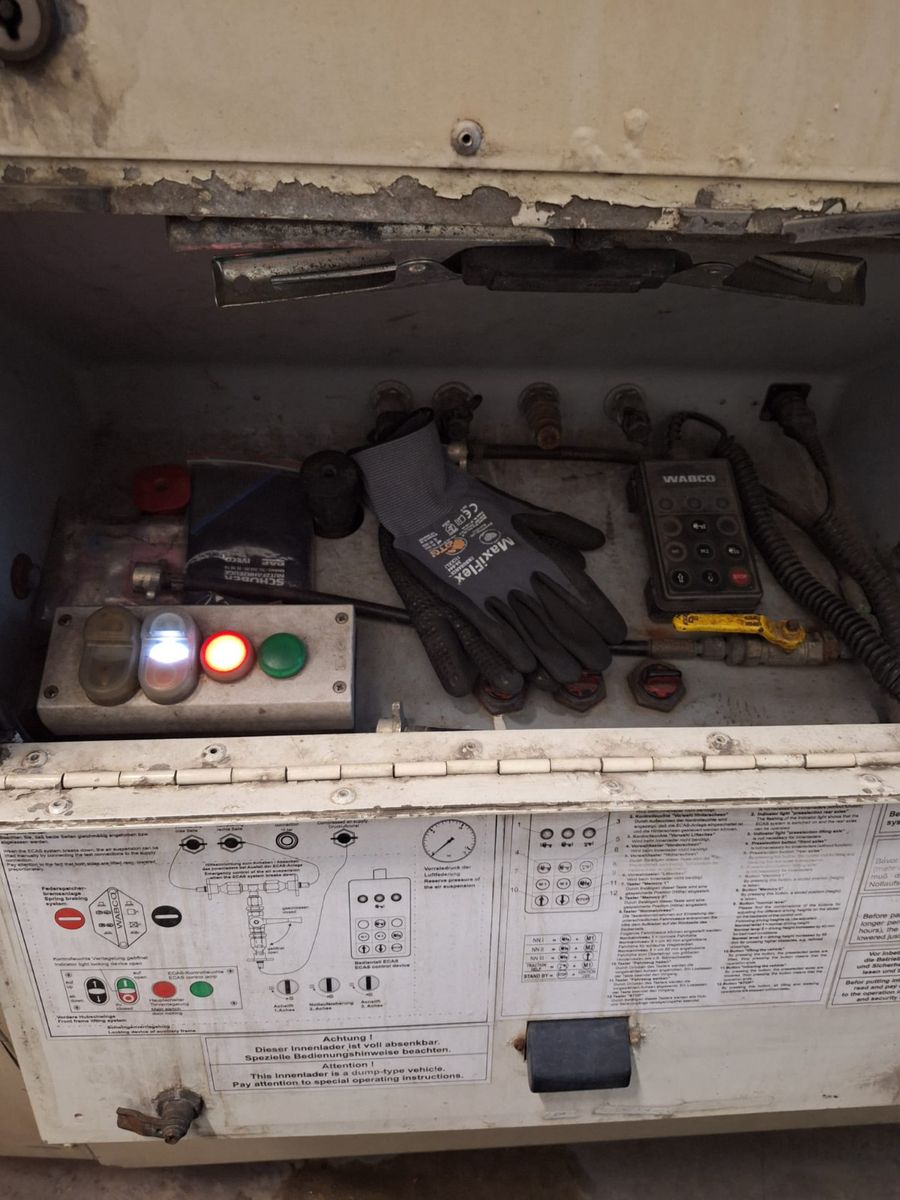 Fahrzeugabbildung Langendorf Innenlader Glas, Lift, deutsch