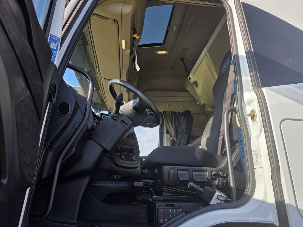 Fahrzeugabbildung Iveco 480 S-Way, Retarder, Klima Automat, 2 Kreis-Hydr