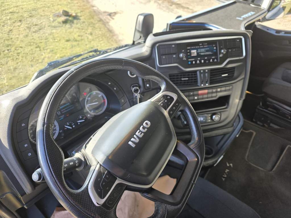 Fahrzeugabbildung Iveco 480 S-Way, Retarder, Klima Automat, 2 Kreis-Hydr