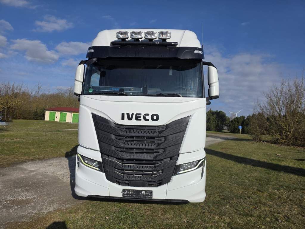 Fahrzeugabbildung Iveco 480 S-Way, Retarder, Klima Automat, 2 Kreis-Hydr