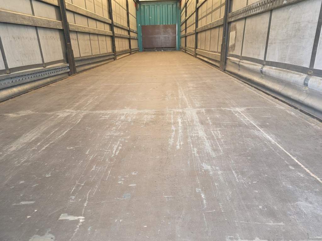 Fahrzeugabbildung Krone Gardine Standard, Plaettenkasten, Liftachse