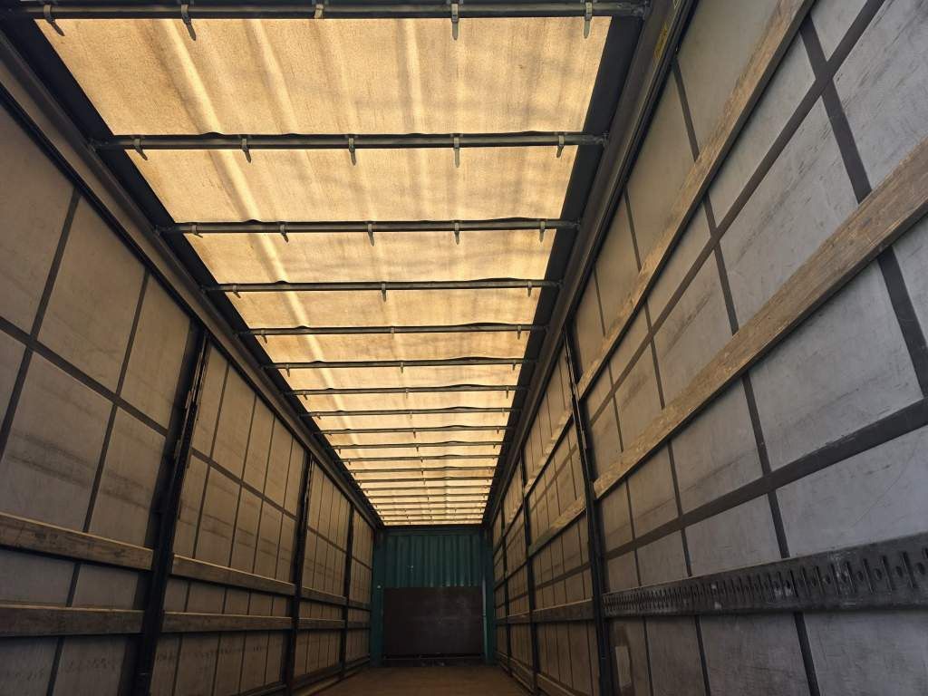 Fahrzeugabbildung Krone Gardine Standard, Plaettenkasten, Liftachse