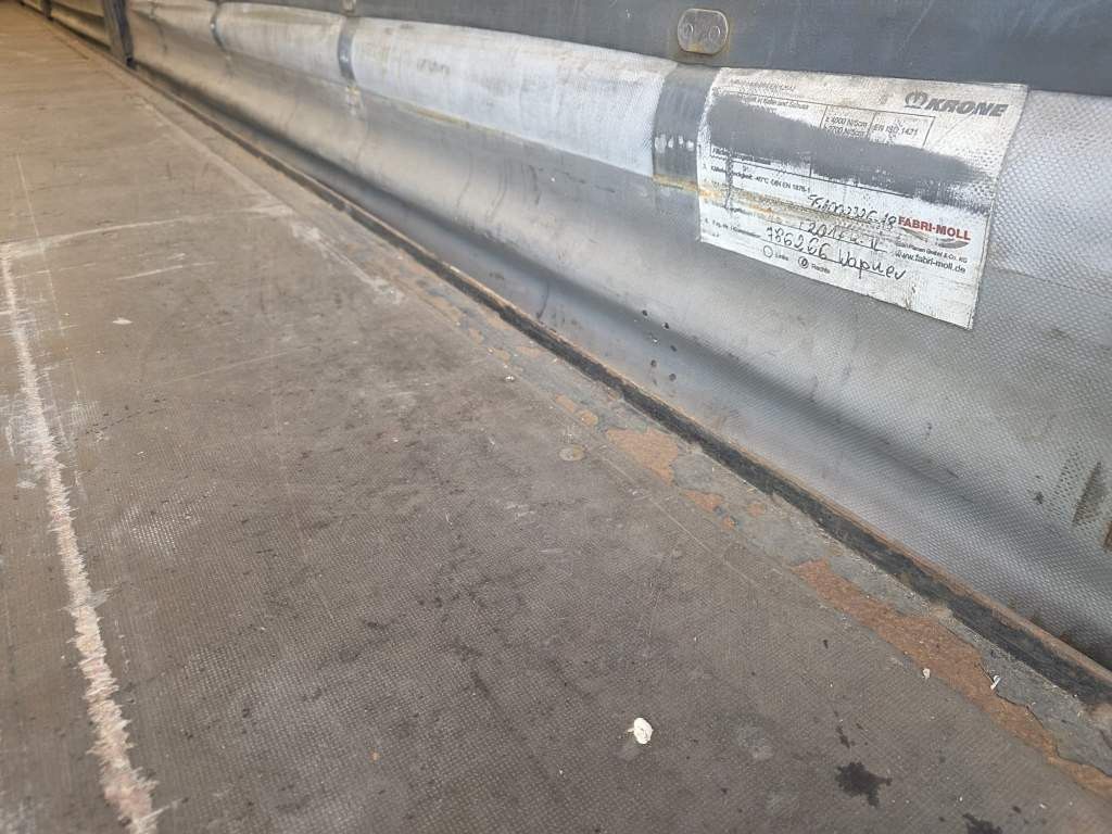 Fahrzeugabbildung Krone Gardine Standard, Plaettenkasten, Liftachse