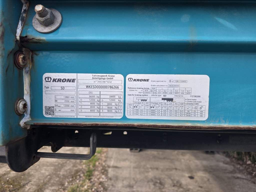 Fahrzeugabbildung Krone Gardine Standard, Plaettenkasten, Liftachse