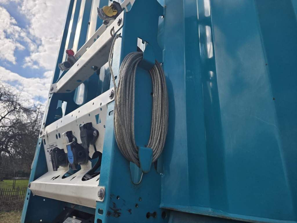 Fahrzeugabbildung Krone Gardine Standard, Plaettenkasten, Liftachse