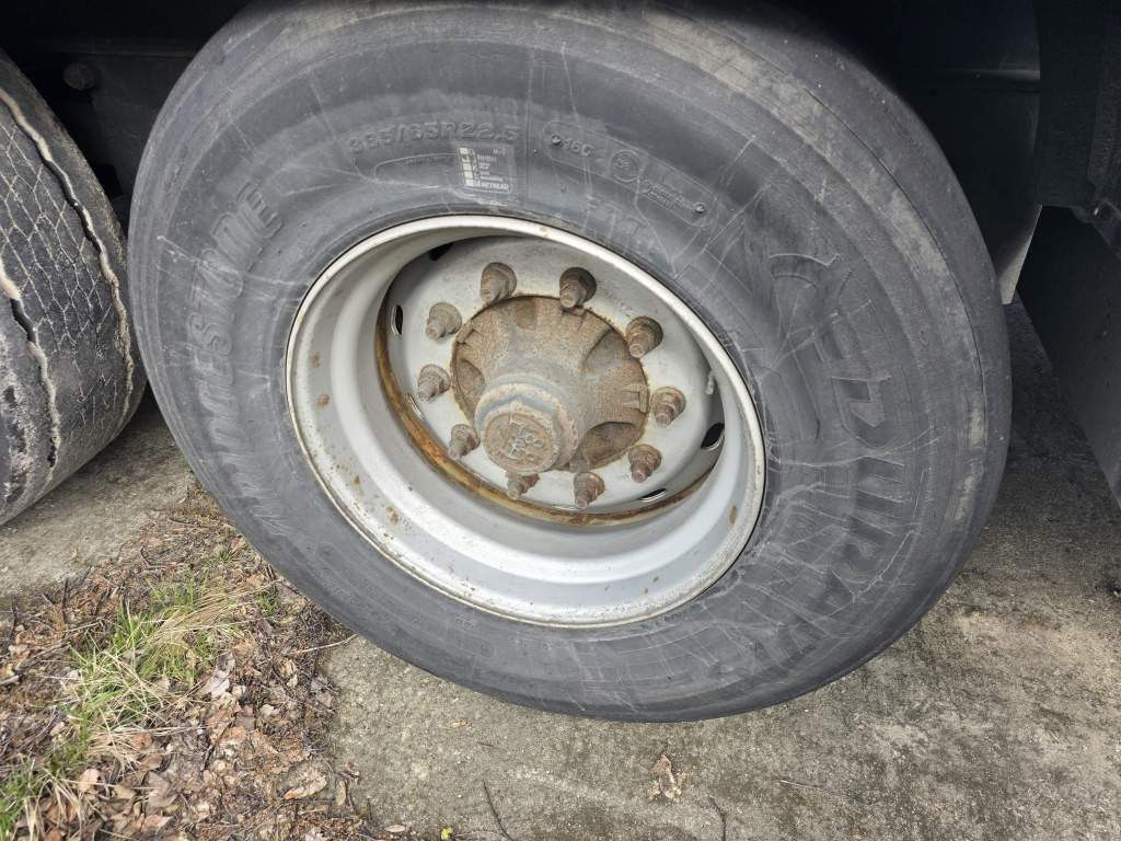 Fahrzeugabbildung Krone Gardine Standard, Plaettenkasten, Liftachse