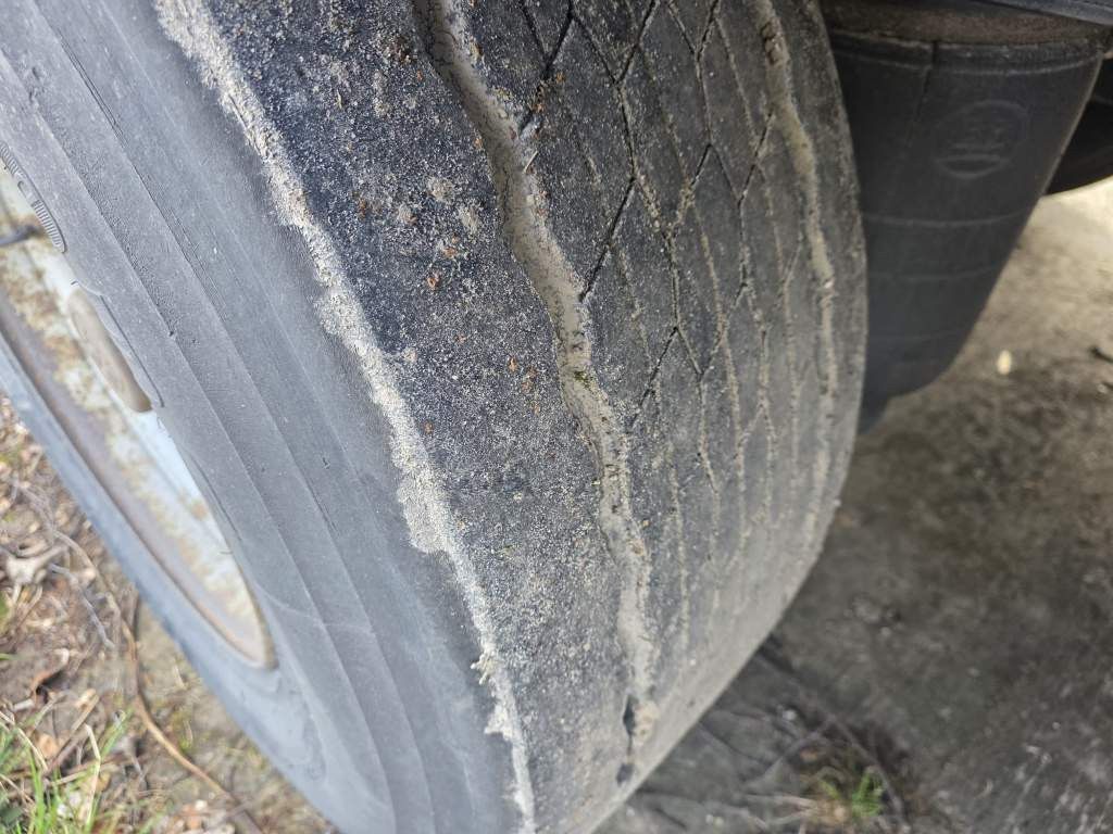 Fahrzeugabbildung Krone Gardine Standard, Plaettenkasten, Liftachse