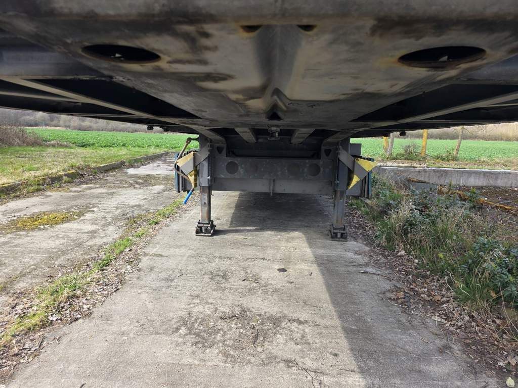 Fahrzeugabbildung Krone Gardine Standard, Plaettenkasten, Liftachse