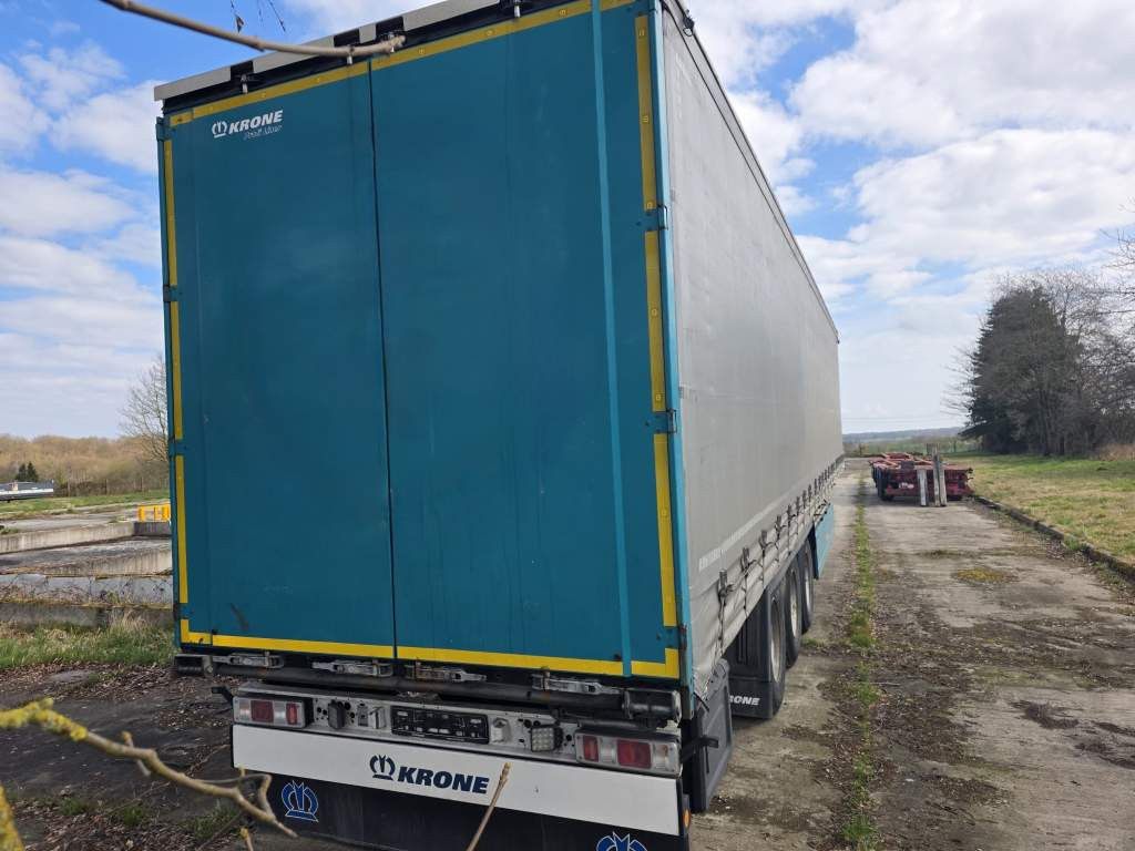 Fahrzeugabbildung Krone Gardine Standard, Plaettenkasten, Liftachse