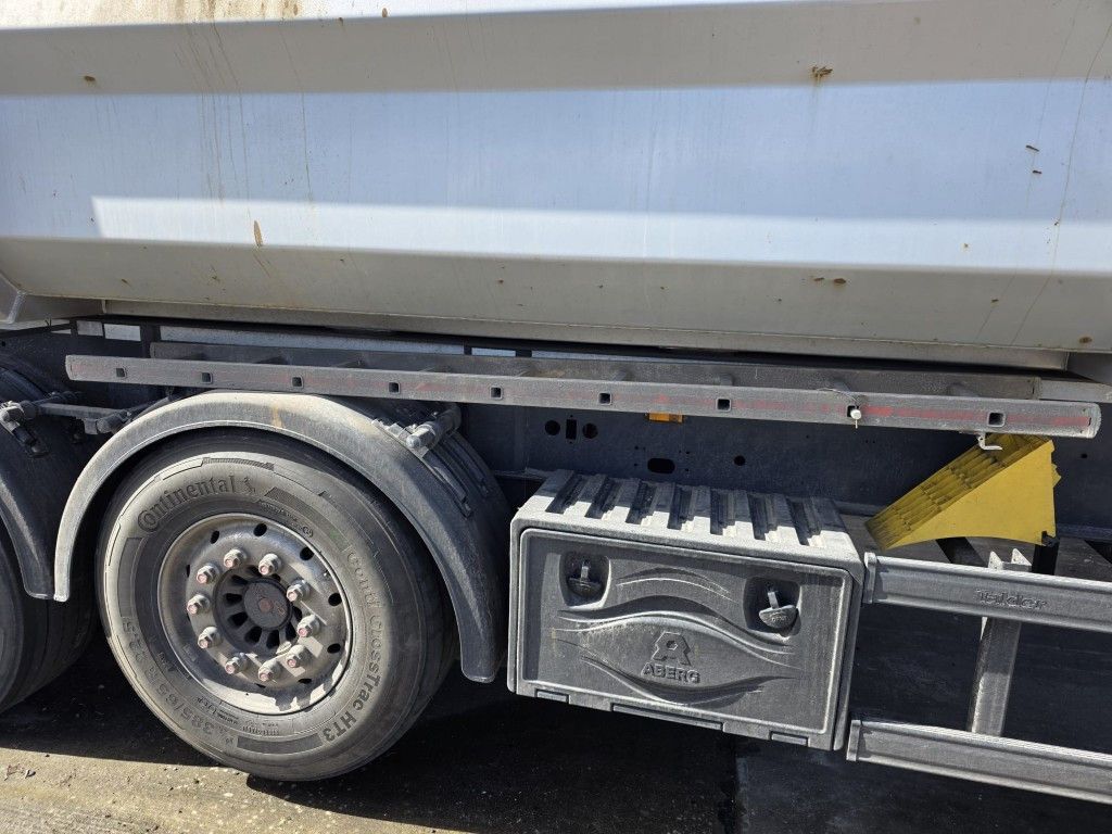 Fahrzeugabbildung Langendorf 53,5 cbm Stahl-/Stahlkipper, Lift, Kornschieber