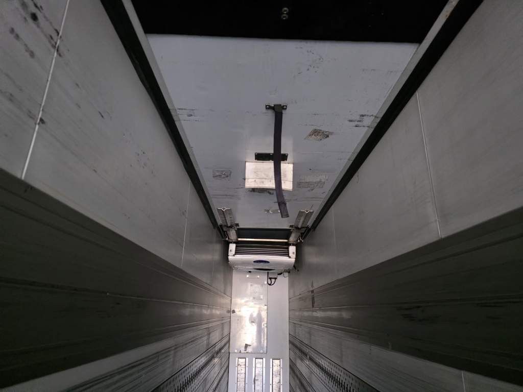 Fahrzeugabbildung Schmitz Cargobull Carrier 1950 MT,3 Kammern mit Tor,Ladebordw.3 To