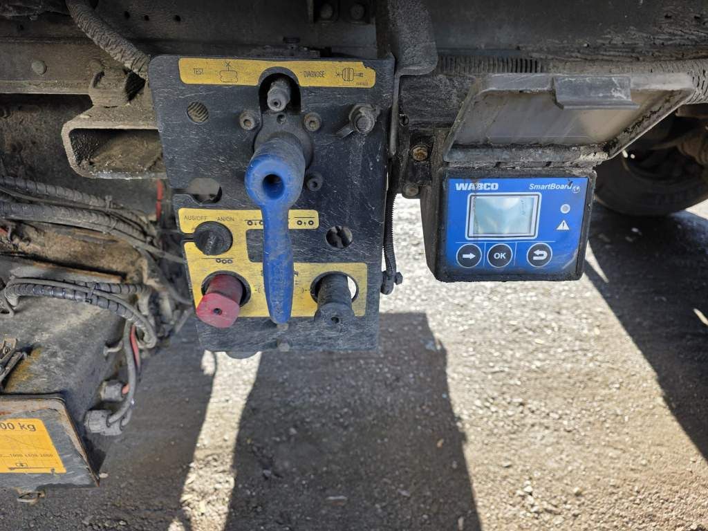 Fahrzeugabbildung Schmitz Cargobull Carrier 1950 MT,3 Kammern mit Tor,Ladebordw.3 To