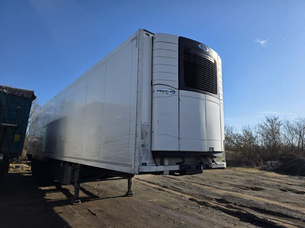 Fahrzeugabbildung Schmitz Cargobull Carrier 1950 MT,3 Kammern mit Tor,Ladebordw.3 To