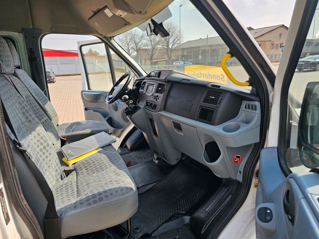 Fahrzeugabbildung Ford Transit Trend 17 Sitzer