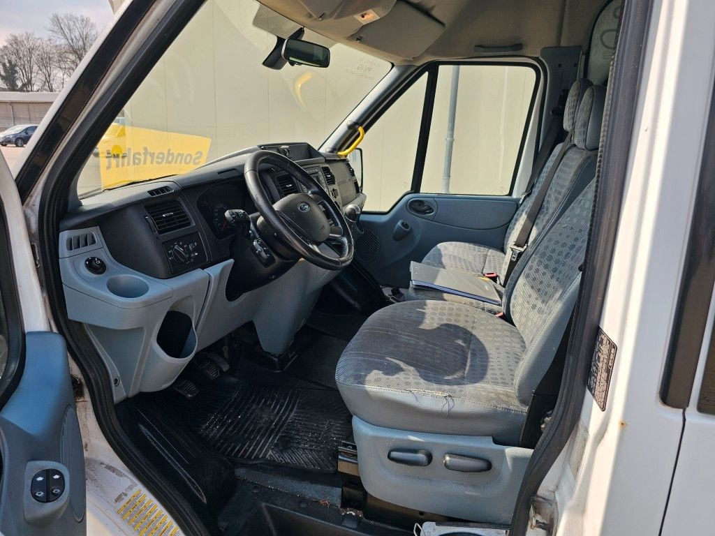 Fahrzeugabbildung Ford Transit Trend 17 Sitzer
