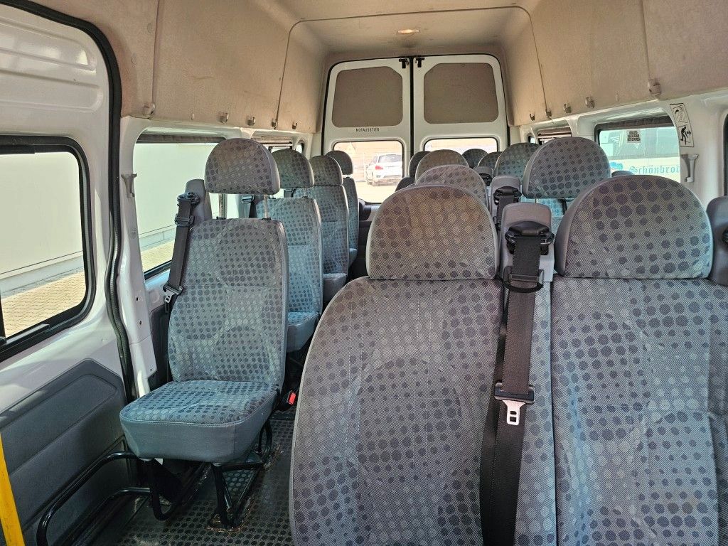 Fahrzeugabbildung Ford Transit Trend 17 Sitzer