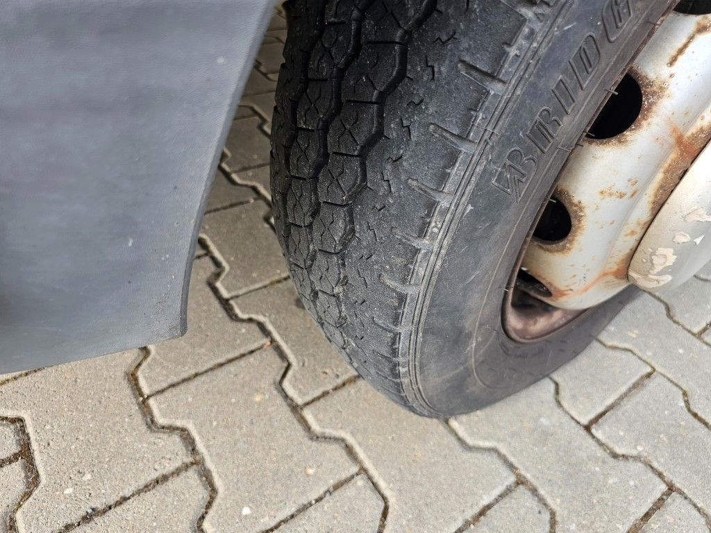 Fahrzeugabbildung Ford Transit Trend 17 Sitzer