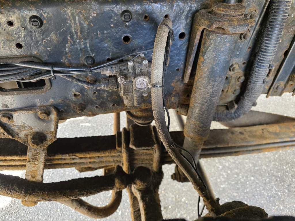 Fahrzeugabbildung Iveco AD260T45 6x4 3-Seitenkipper + Winterdienstvorr.