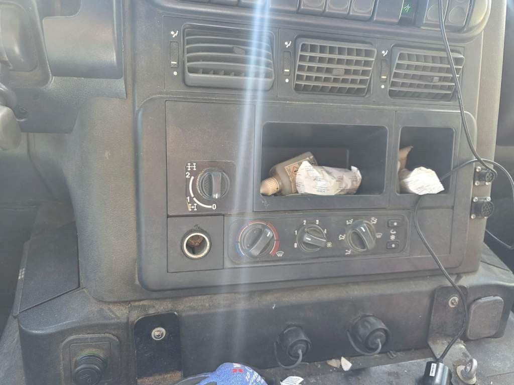 Fahrzeugabbildung Iveco AD260T45 6x4 3-Seitenkipper + Winterdienstvorr.