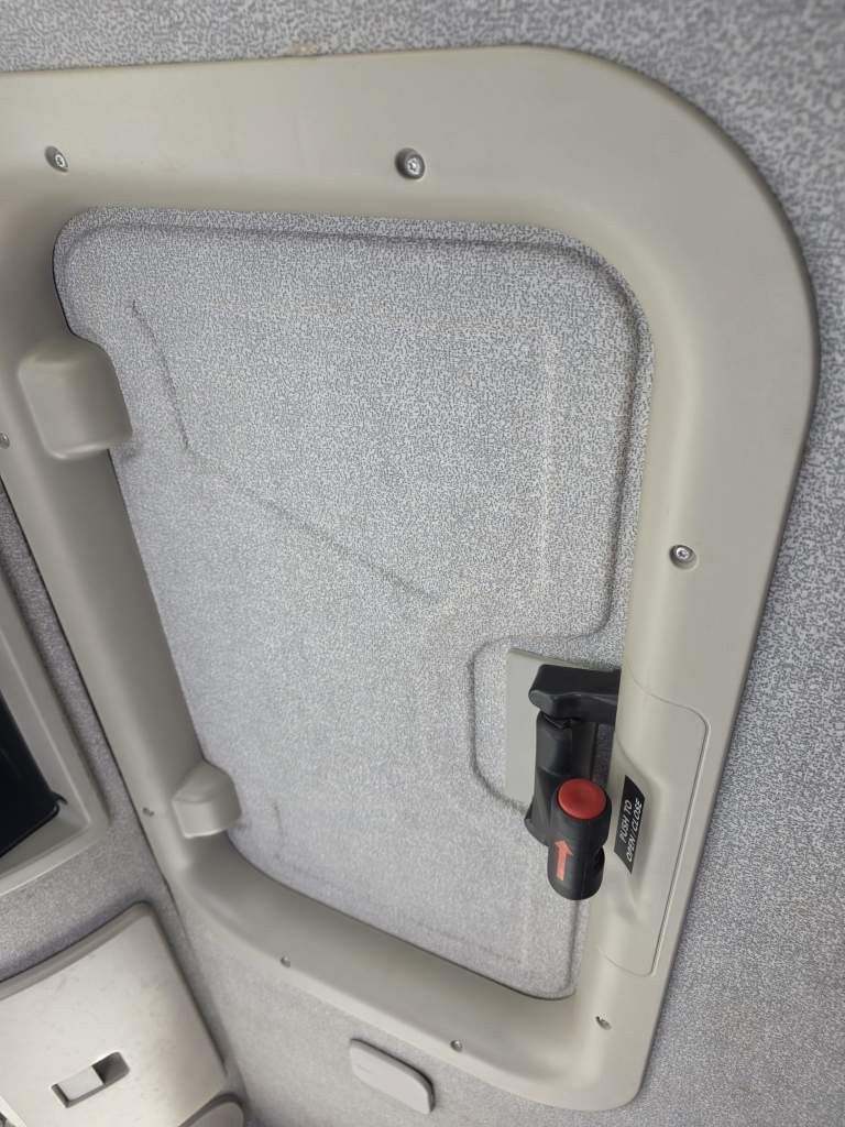 Fahrzeugabbildung Iveco AD260T45 6x4 3-Seitenkipper + Winterdienstvorr.