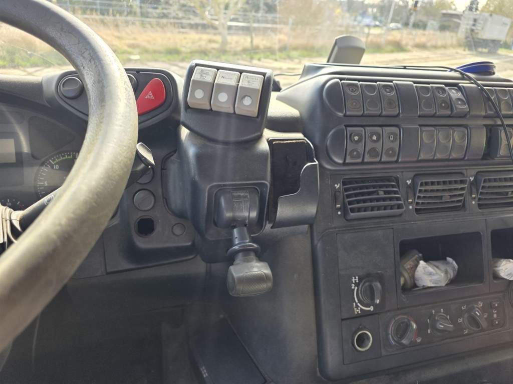 Fahrzeugabbildung Iveco AD260T45 6x4 3-Seitenkipper + Winterdienstvorr.