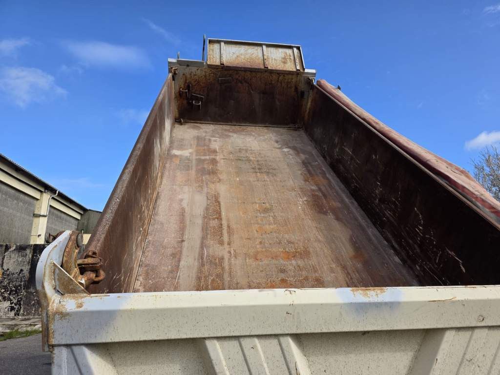 Fahrzeugabbildung Iveco AD260T45 6x4 3-Seitenkipper + Winterdienstvorr.