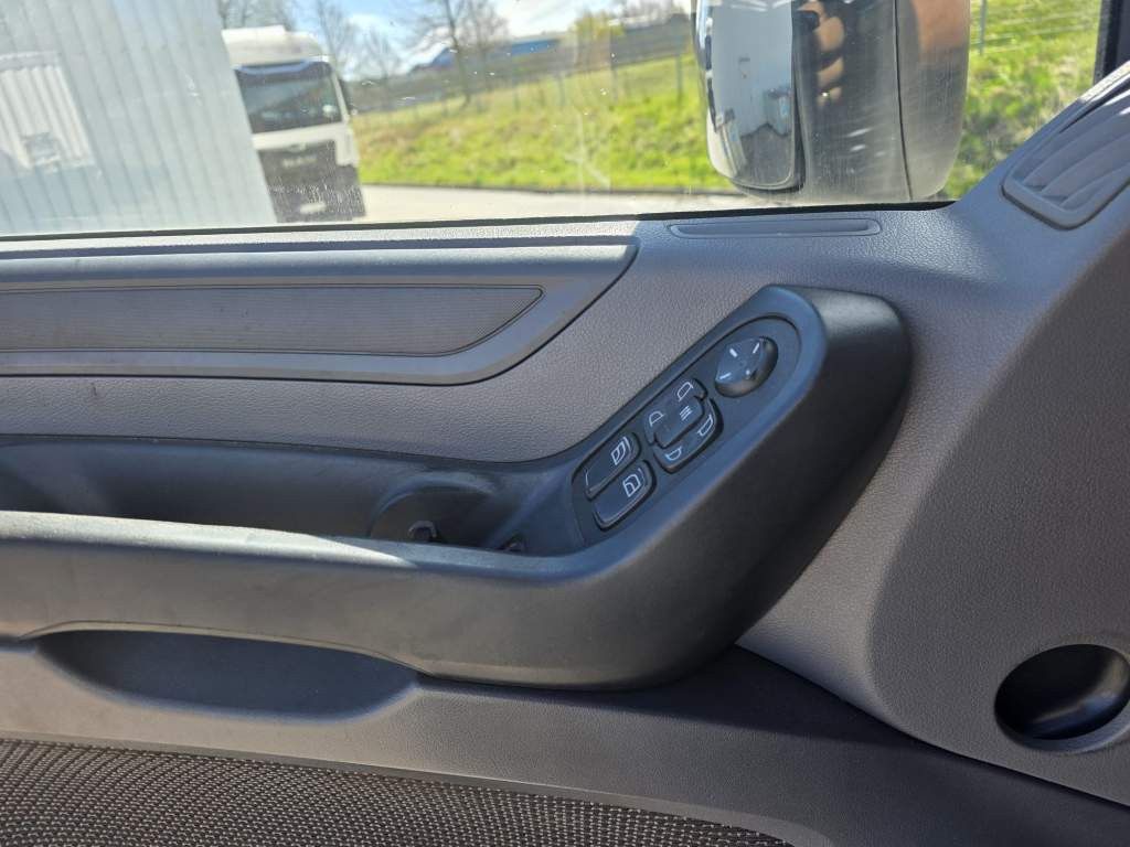 Fahrzeugabbildung DAF XF 460 Standard + Krone Gardine Coiler Standard