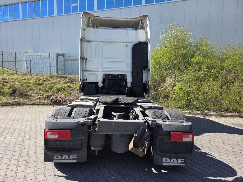 Fahrzeugabbildung DAF XF 460 Standard + Krone Gardine Coiler Standard