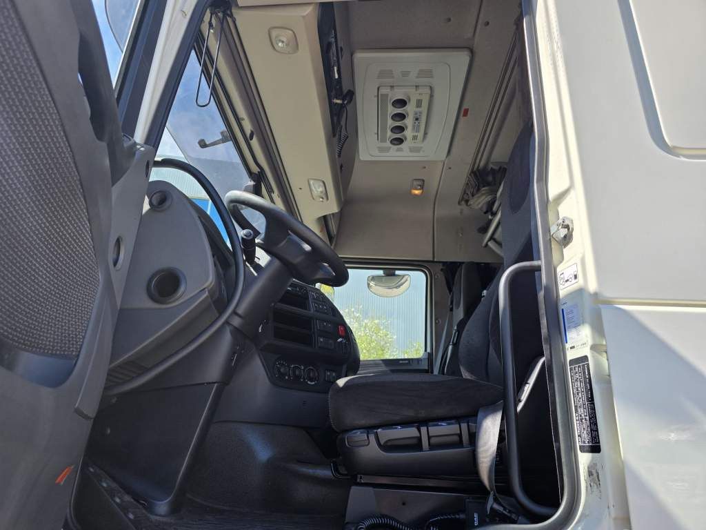 Fahrzeugabbildung DAF XF 460 Standard + Krone Gardine Coiler Standard