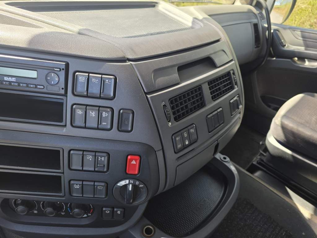 Fahrzeugabbildung DAF XF 460 Standard + Krone Gardine Coiler Standard