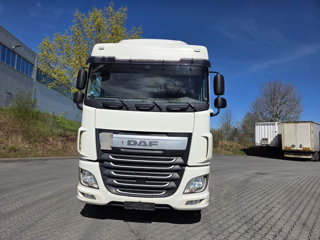 Fahrzeugabbildung DAF XF 460 Standard + Krone Gardine Coiler Standard
