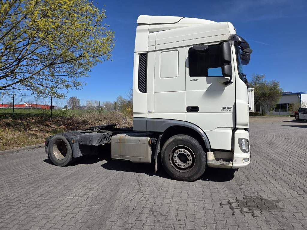 Fahrzeugabbildung DAF XF 460 Standard + Krone Gardine Coiler Standard