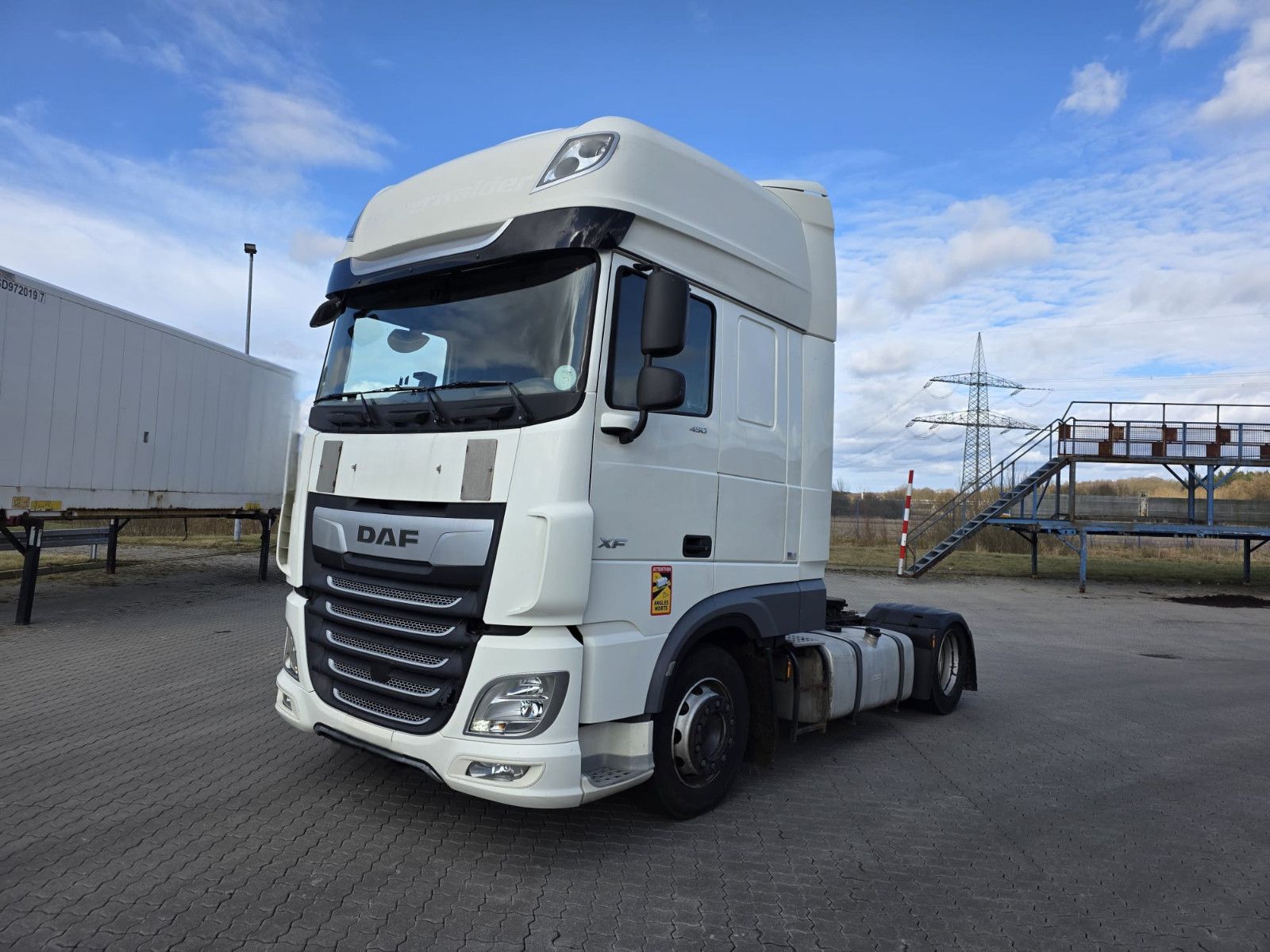 Fahrzeugabbildung DAF XF 450 LL SSC, Standklima, Feuerlöschkästen