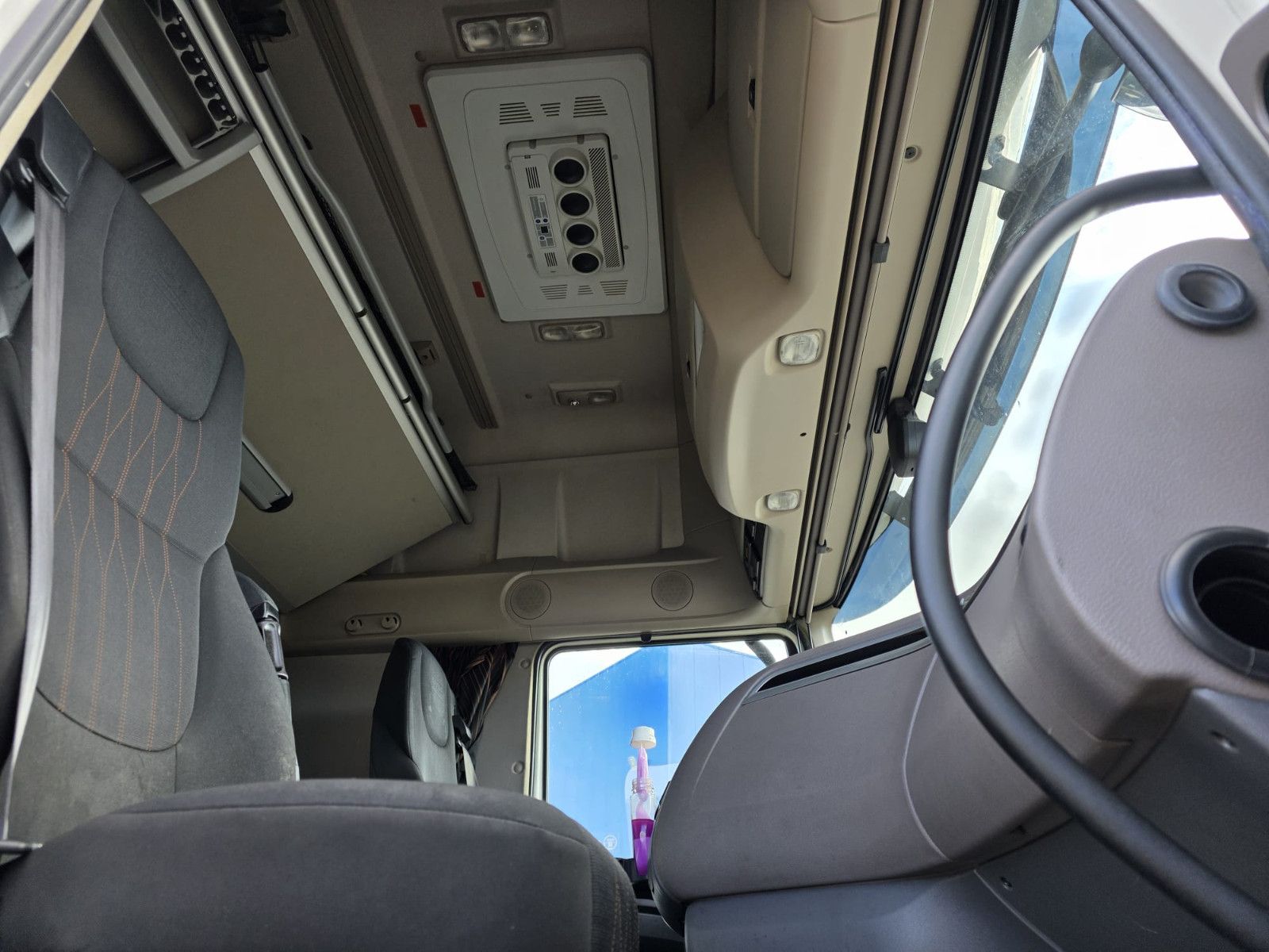 Fahrzeugabbildung DAF XF 450 LL SSC, Standklima, Feuerlöschkästen