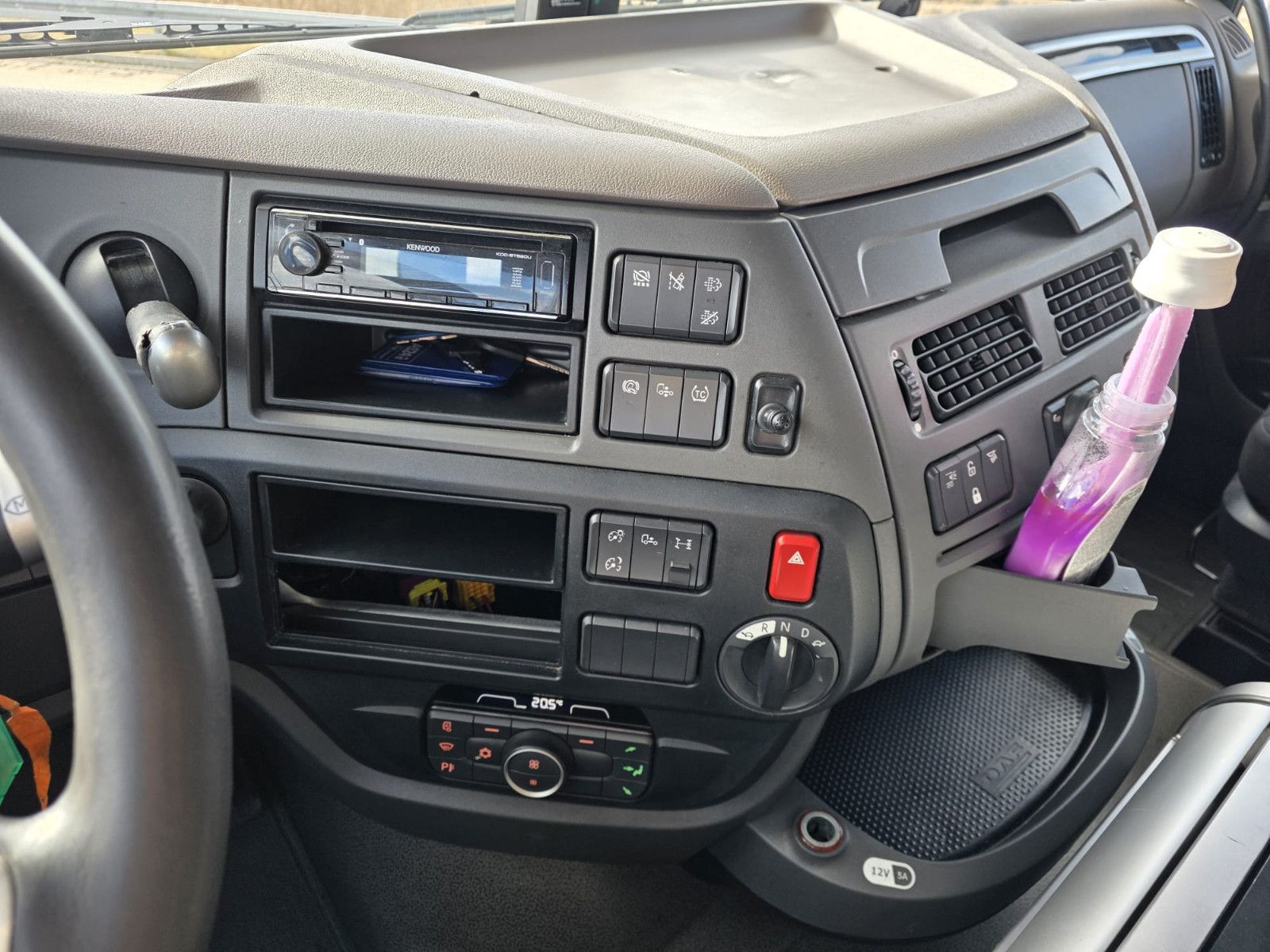 Fahrzeugabbildung DAF XF 450 LL SSC, Standklima, Feuerlöschkästen