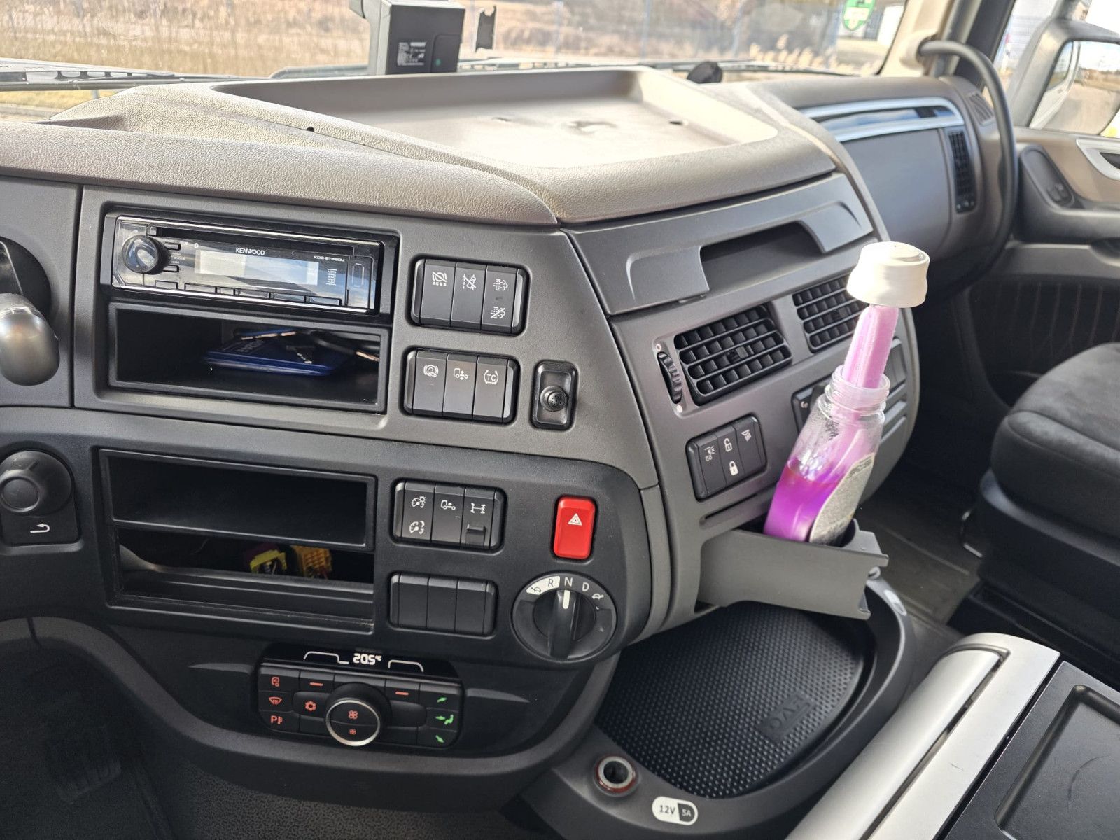 Fahrzeugabbildung DAF XF 450 LL SSC, Standklima, Feuerlöschkästen