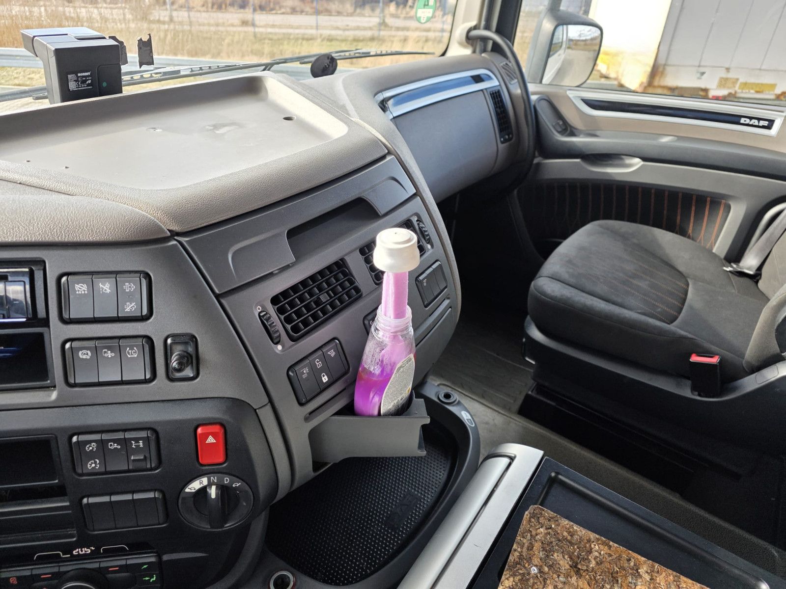 Fahrzeugabbildung DAF XF 450 LL SSC, Standklima, Feuerlöschkästen