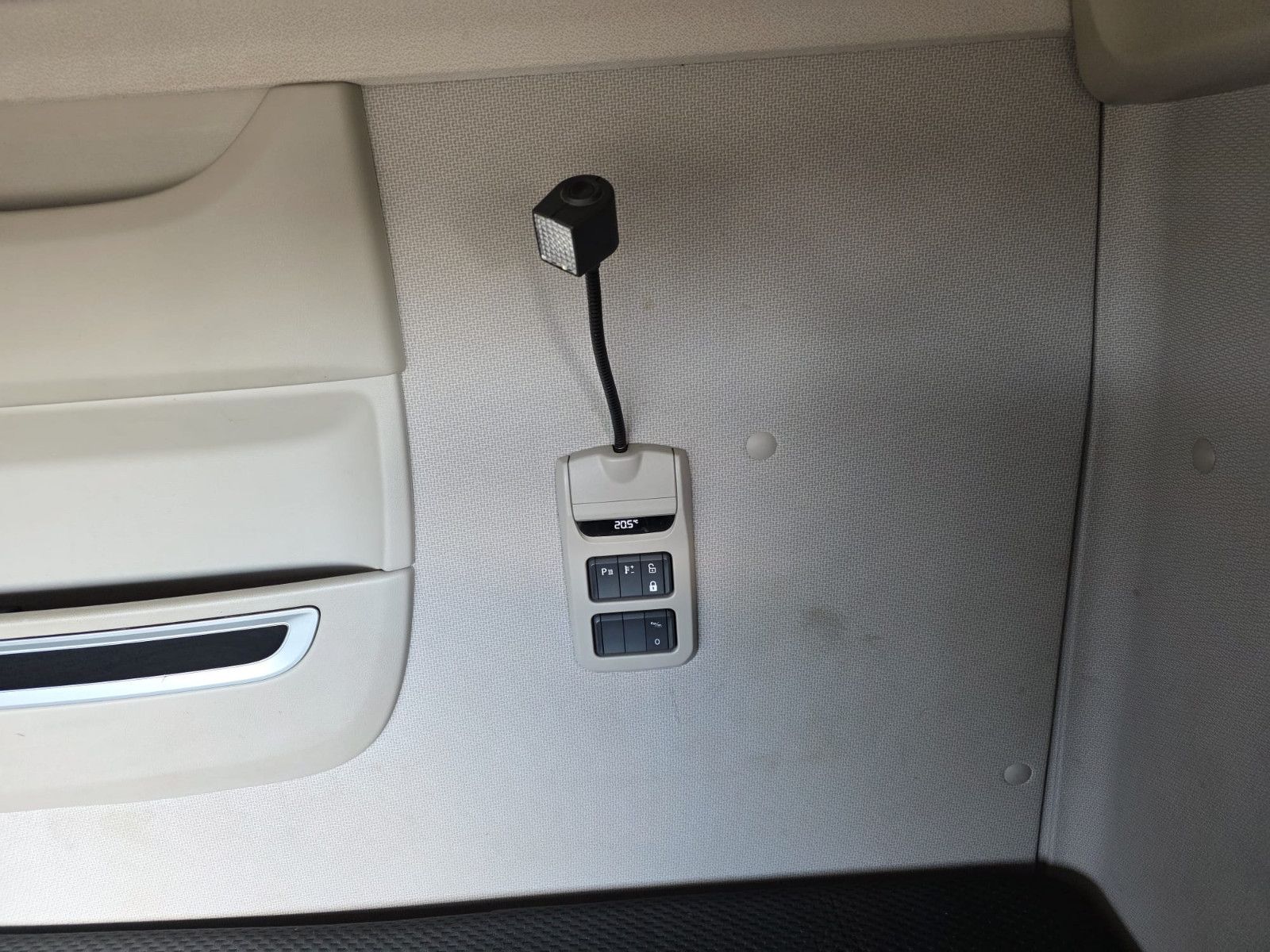 Fahrzeugabbildung DAF XF 450 LL SSC, Standklima, Feuerlöschkästen