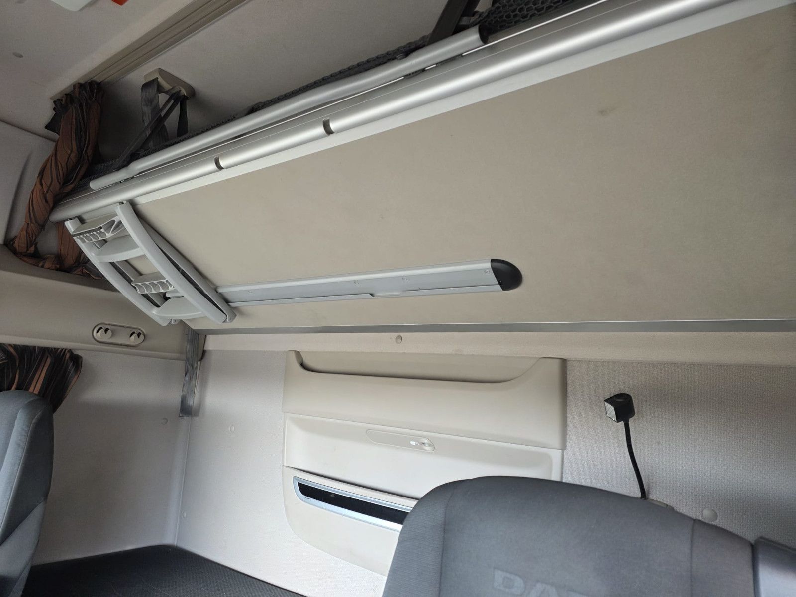 Fahrzeugabbildung DAF XF 450 LL SSC, Standklima, Feuerlöschkästen