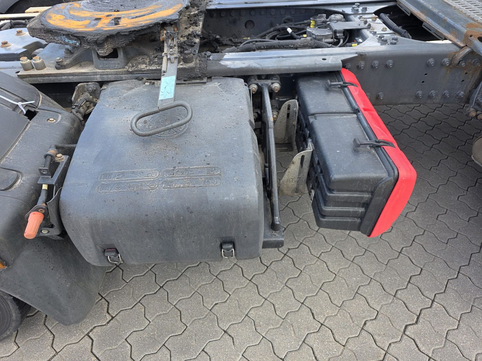 Fahrzeugabbildung DAF XF 450 LL SSC, Standklima, Feuerlöschkästen