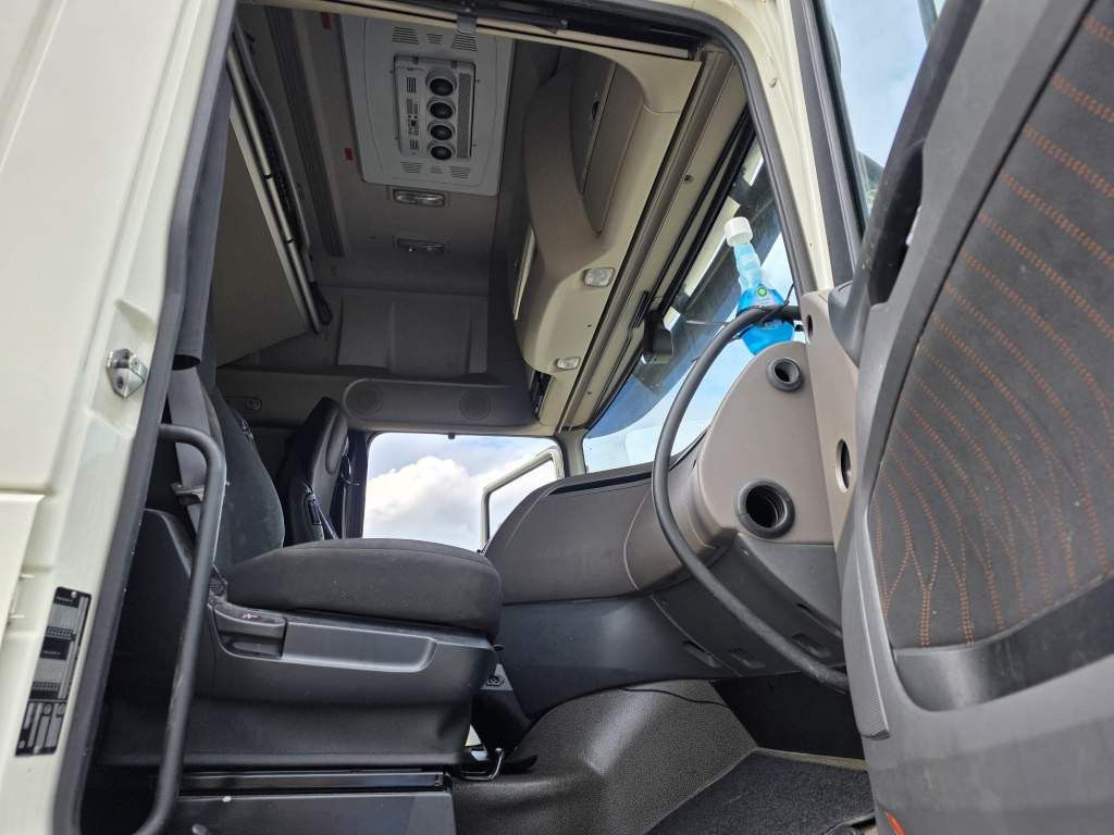 Fahrzeugabbildung DAF XF 450 LL SSC, Standklima, Feuerlöschkästen